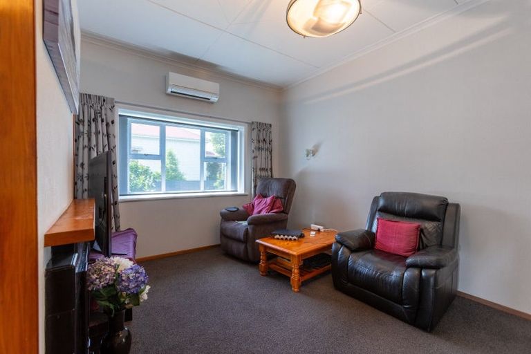 Photo of property in 37 Fox Street, Woodville, 4920