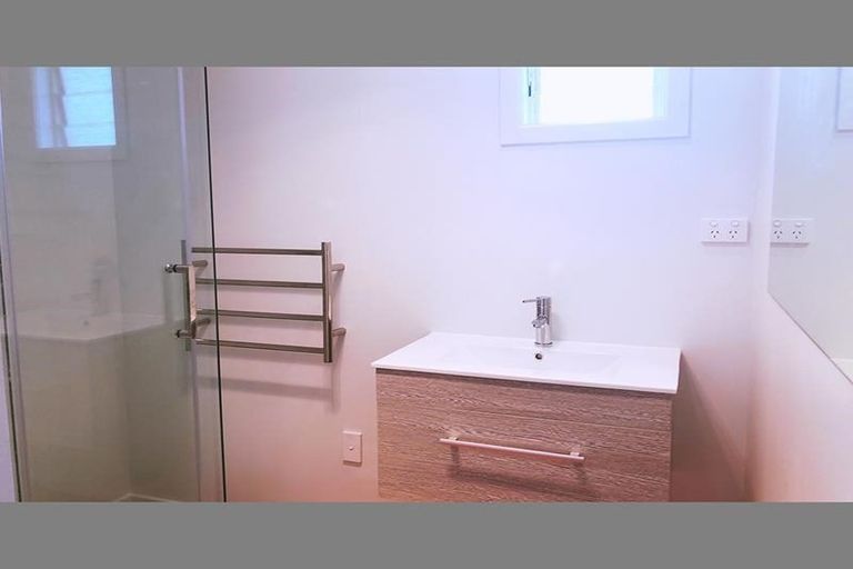 Photo of property in 25b Arrow Road, Forrest Hill, Auckland, 0620