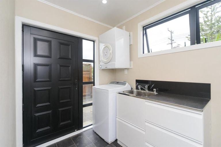 Photo of property in 36 Wanganui Road, Marton, 4710