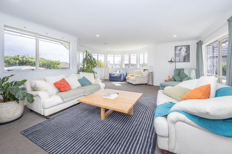 Photo of property in 12 Flora Way, Rototuna, Hamilton, 3210