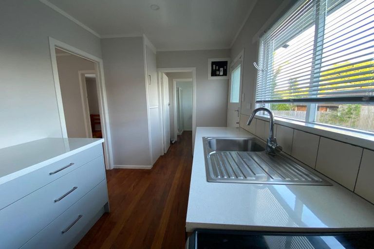 Photo of property in 2/49 Miro Street, New Lynn, Auckland, 0600