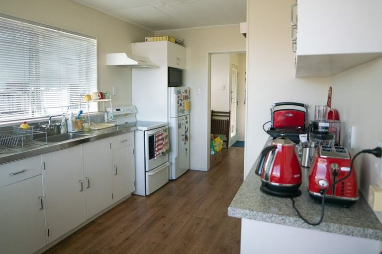 Photo of property in 8 Kauri Drive, Waiuku, 2123