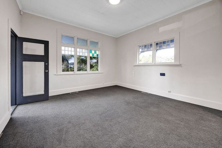 Photo of property in 98 Liardet Street, New Plymouth, 4310
