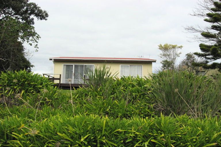 Photo of property in 24 Makora Road, Otaihanga, Paraparaumu, 5036