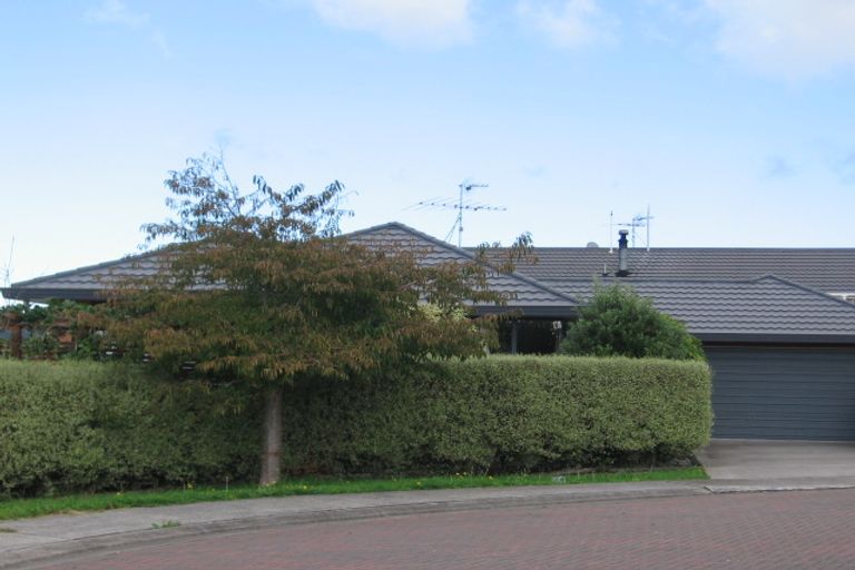 Photo of property in 10 Plumstead Rise, Glen Eden, Auckland, 0602