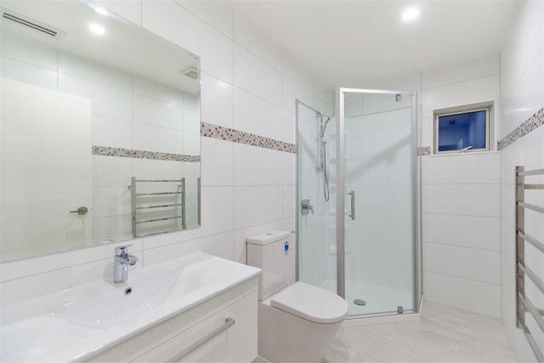 Photo of property in 175 Godfrey Drive, Orewa, 0931