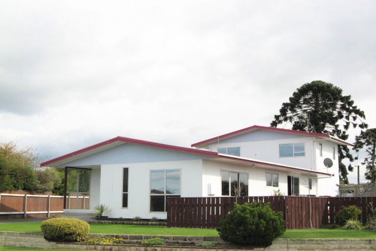 Photo of property in 10 Sutton Avenue, Clive, 4102