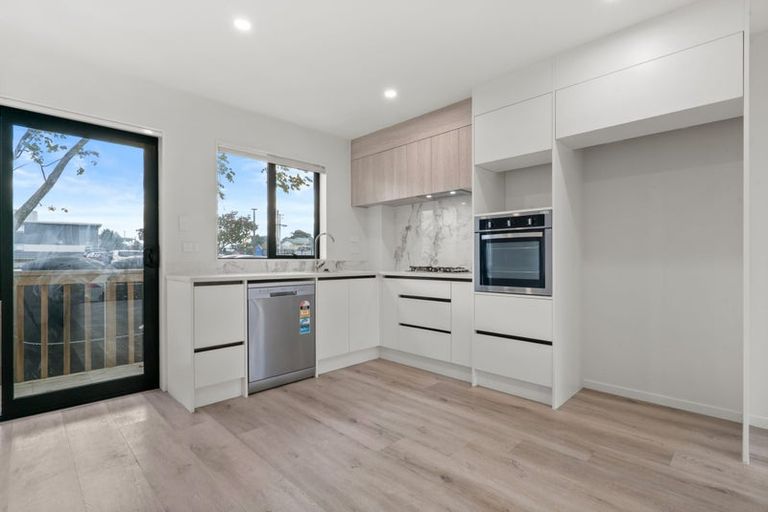 Photo of property in 13c Edinburgh Avenue, Rosehill, Papakura, 2113
