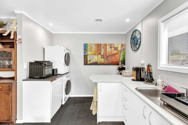 Photo of property in 9c Milne Street, Hunterville, 4730