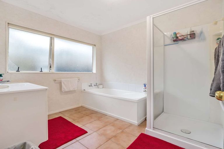 Photo of property in 50a Torkar Road, Clarks Beach, 2122