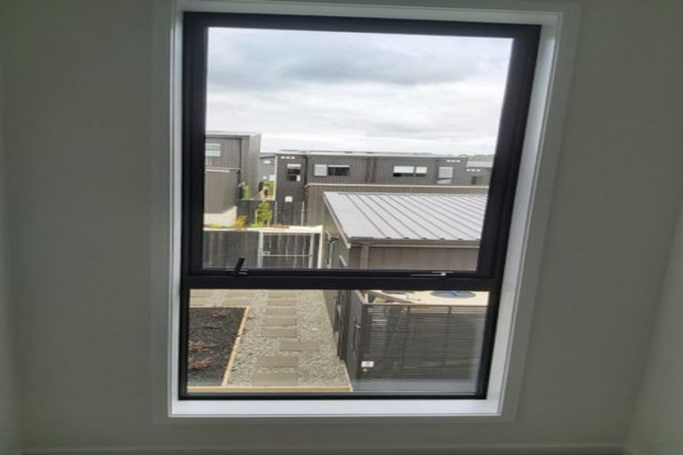 Photo of property in 32 Pennant Street, Long Bay, Auckland, 0630