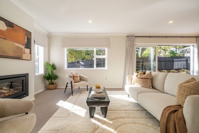 Photo of property in 70a Heretaunga Square, Silverstream, Upper Hutt, 5019