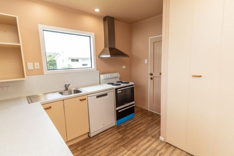 Photo of property in 104a Allington Road, Karori, Wellington, 6012