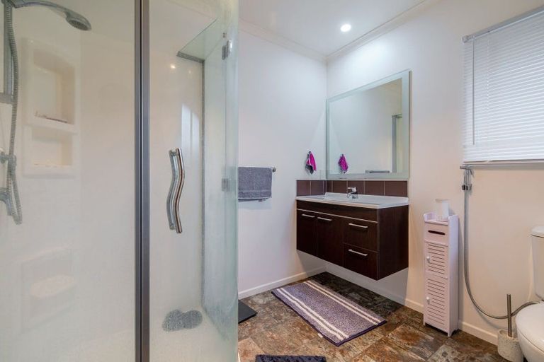 Photo of property in 2 Masefield Terrace, Kelvin Grove, Palmerston North, 4414