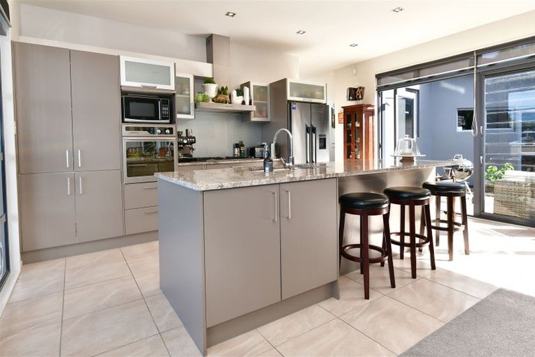 Photo of property in 15 Maire Road, Orewa, 0931