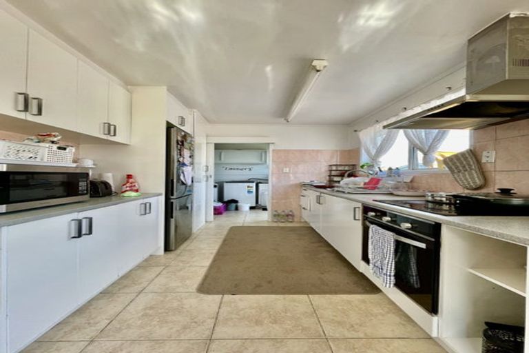 Photo of property in 365 Bucklands Beach Road, Bucklands Beach, Auckland, 2012