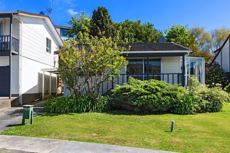 Photo of property in 5 Halyard Place, Whitby, Porirua, 5024