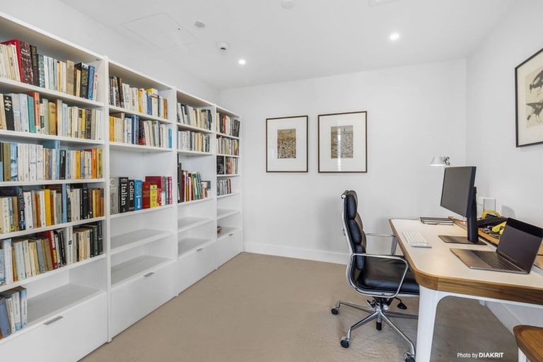 Photo of property in 903/1u Market Lane, Wellington Central, Wellington, 6011