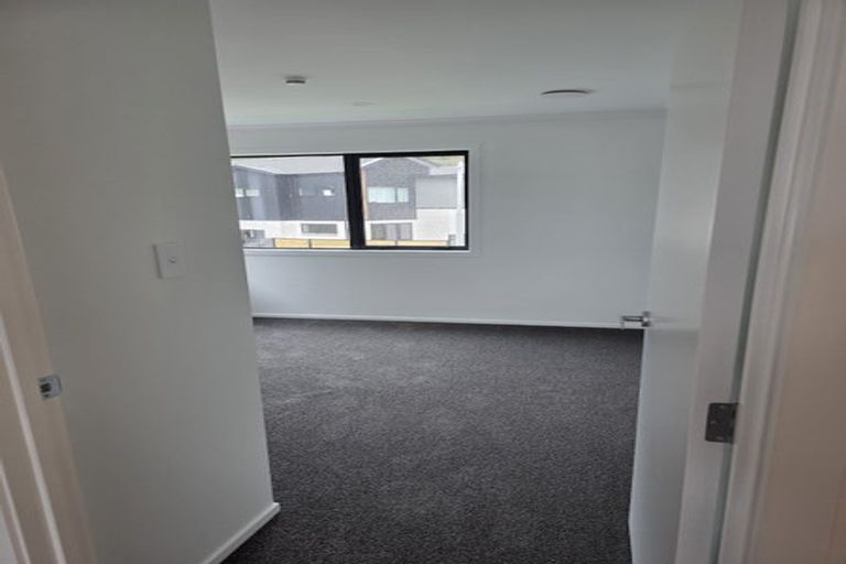 Photo of property in 3 Joseph Bolton Crescent, Trentham, Upper Hutt, 5018