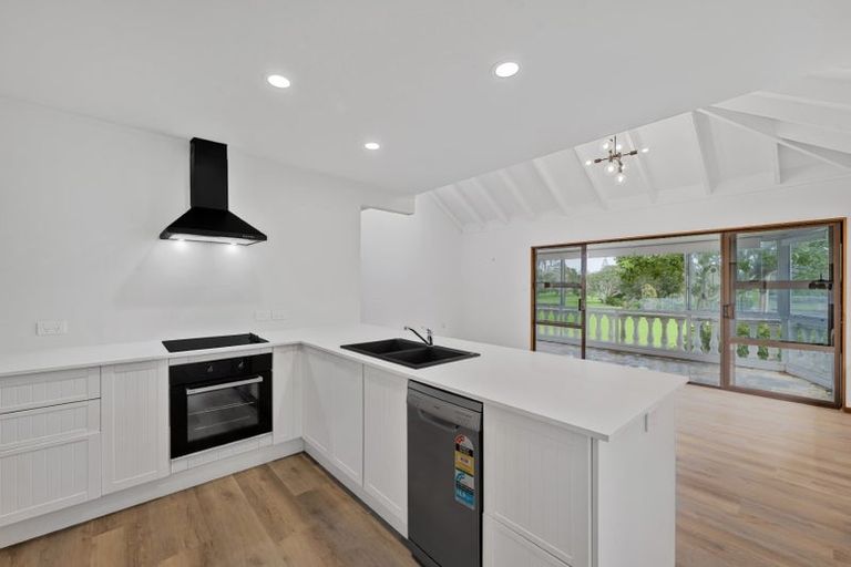 Photo of property in 1/62 Wairoa Road, Narrow Neck, Auckland, 0624