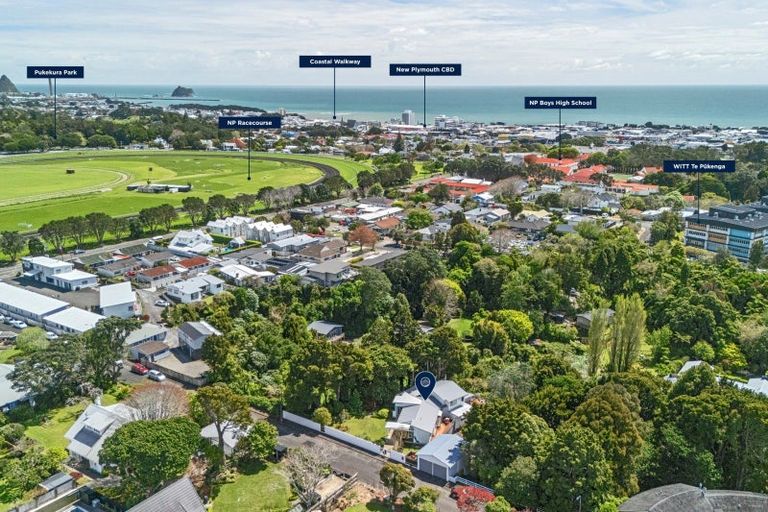 Photo of property in 17 Frank Wilson Terrace, Welbourn, New Plymouth, 4312