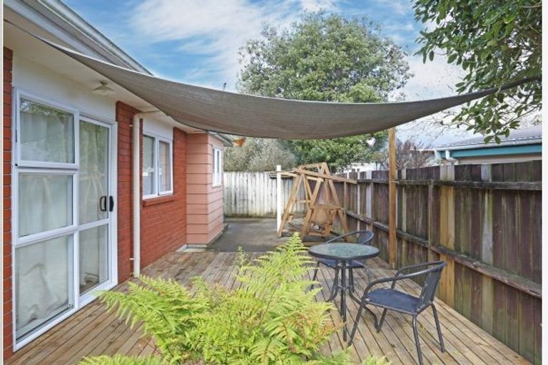 Photo of property in 2/76 Settlement Road, Papakura, 2110