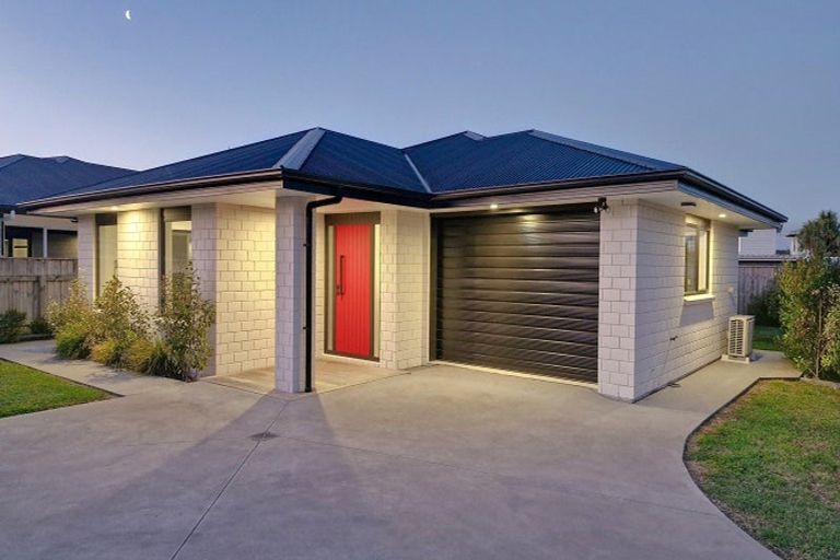 Photo of property in 14a Awahou Place, Foxton, 4814