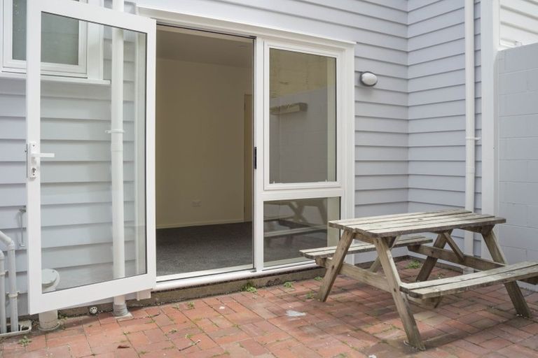 Photo of property in Pirie Street Townhouses, 28/35u Pirie Street, Mount Victoria, Wellington, 6011