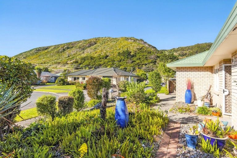 Photo of property in 27 Villa Grove, Paraparaumu, 5032