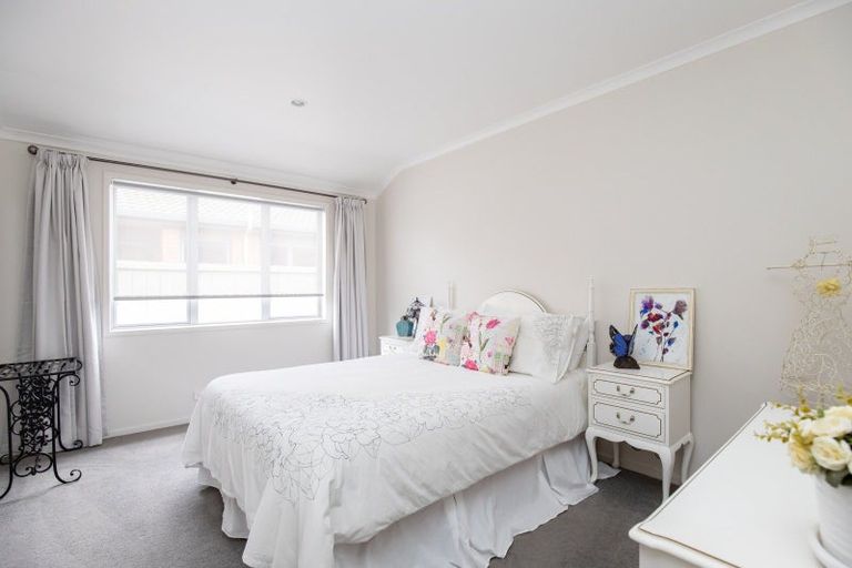 Photo of property in 10 Harris Place, Ngatea, 3503