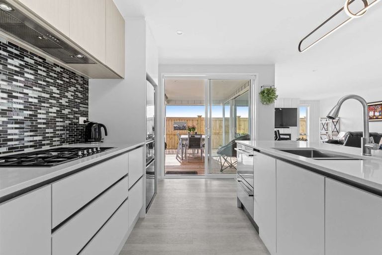 Photo of property in 5 Serrata Close, Papamoa Beach, Papamoa, 3118