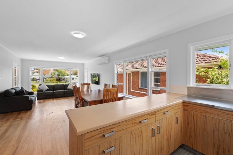 Photo of property in 38 Kohekohe Street, New Lynn, Auckland, 0600