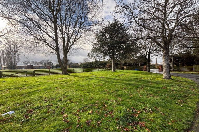 Photo of property in 118 Waimakariri Road, Harewood, Christchurch, 8051