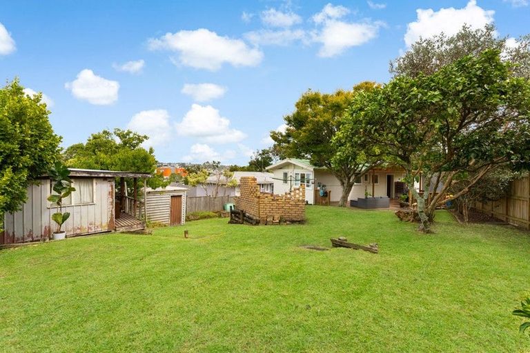 Photo of property in 9 Bowman Road, Forrest Hill, Auckland, 0620
