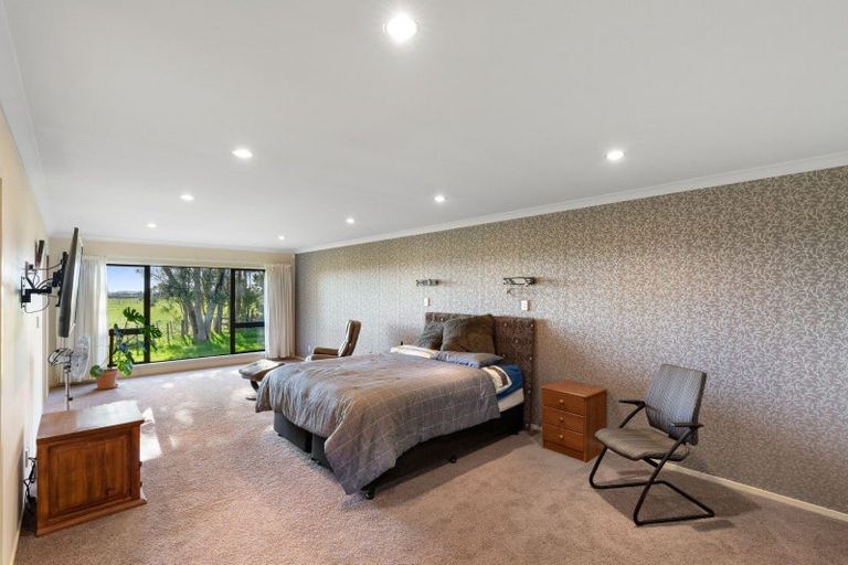 Photo of property in 249 Tararua Road, Levin, 5571