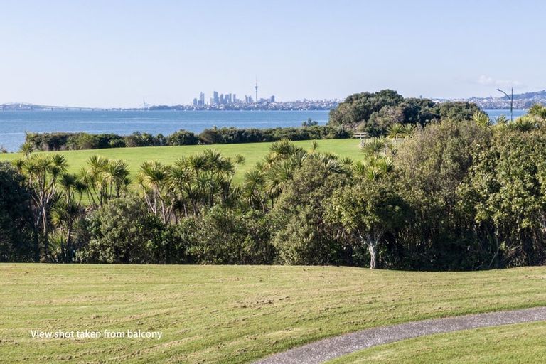 Photo of property in 49 Spinnaker Drive, Te Atatu Peninsula, Auckland, 0610