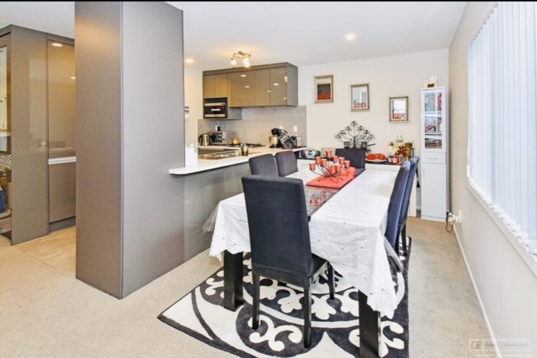 Photo of property in 54c Cambridge Terrace, Papatoetoe, Auckland, 2025