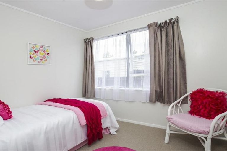 Photo of property in 166 Solar Road, Glen Eden, Auckland, 0602