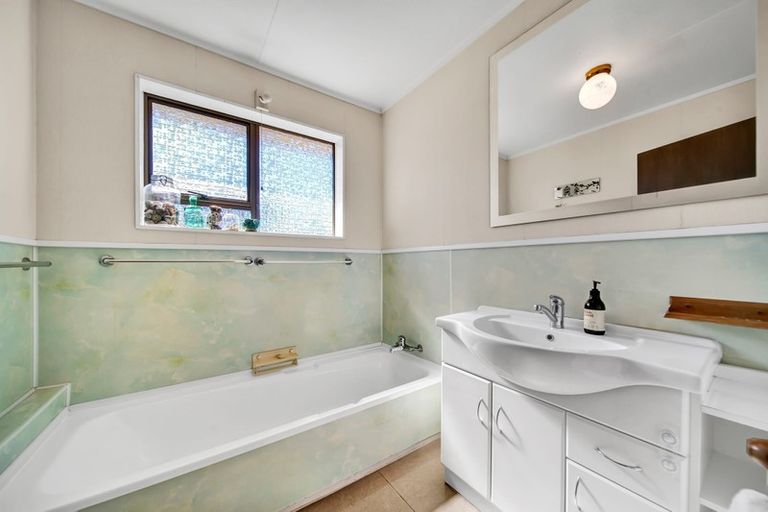 Photo of property in 44 Murray Avenue, Hawera, 4610