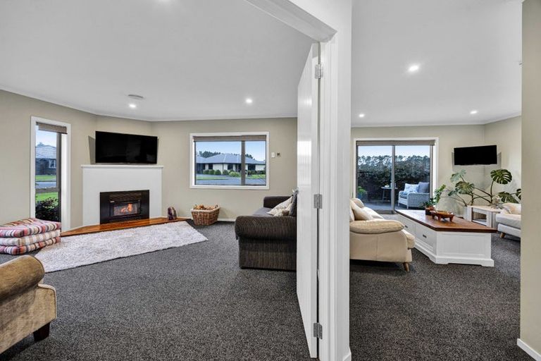 Photo of property in 7 Mercade Close, Stratford, 4332