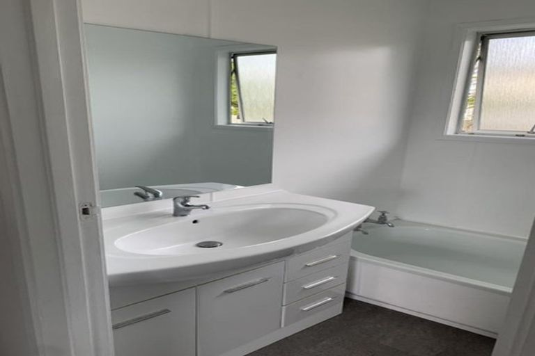 Photo of property in 17 Toia Street, Marton, 4710