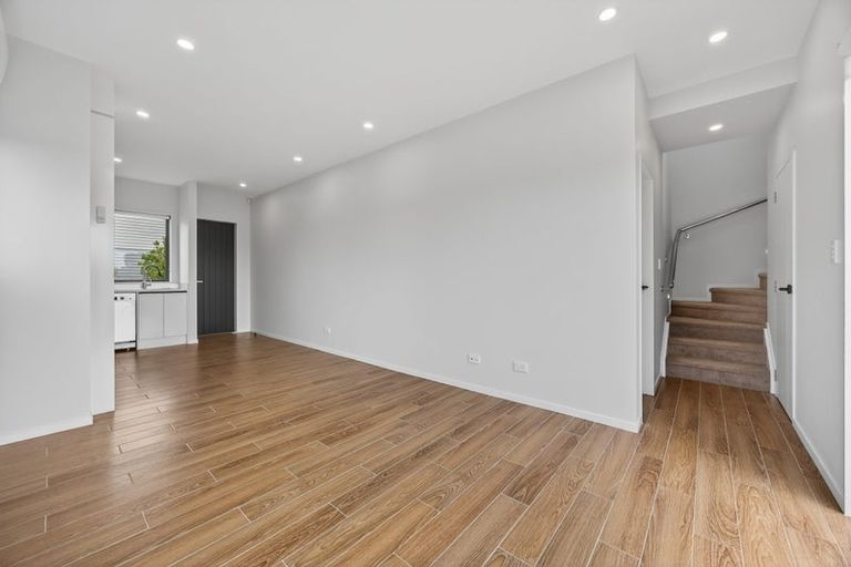 Photo of property in 27 Arahopu Place, Papakura, 2110