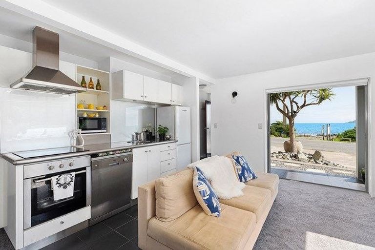 Photo of property in 85 Moana Road, Plimmerton, Porirua, 5026