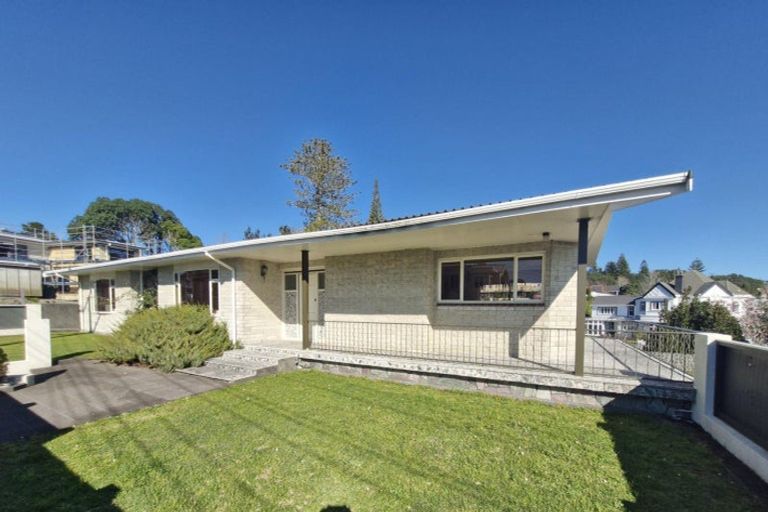 Photo of property in 42 Cameron Street, New Plymouth, 4310