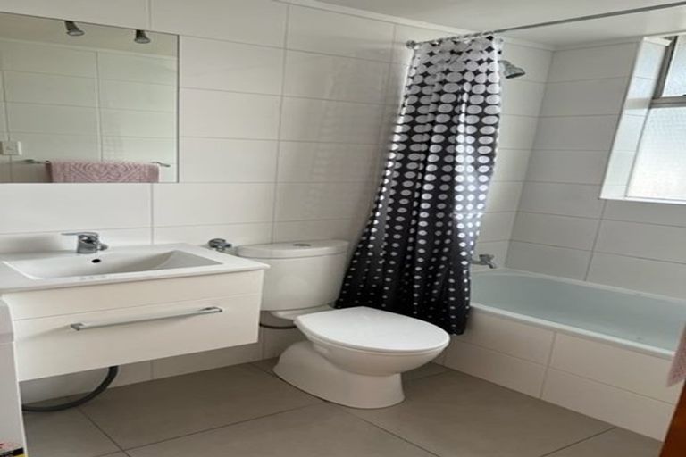 Photo of property in Beresford Apartments, 12/118u Russell Terrace, Berhampore, Wellington, 6023