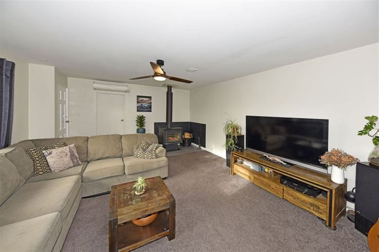 Photo of property in 16 Steadman Road, Broomfield, Christchurch, 8042