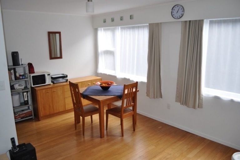 Photo of property in 4/16 Rolleston Street, Mount Cook, Wellington, 6021