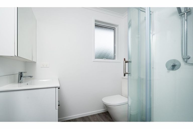 Photo of property in 2/144a Mcleod Road, Te Atatu South, Auckland, 0610