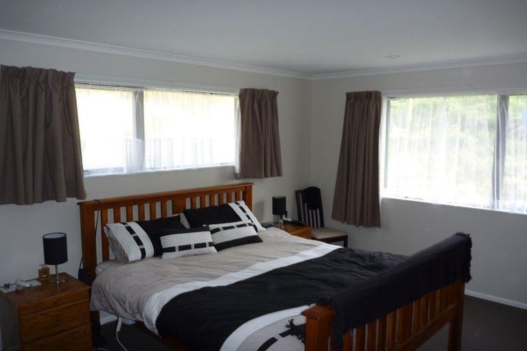 Photo of property in 8 Abbey Way, Whitby, Porirua, 5024