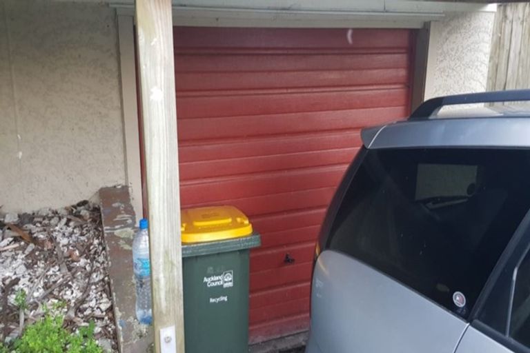 Photo of property in 40 Tahi Terrace, Glen Eden, Auckland, 0602